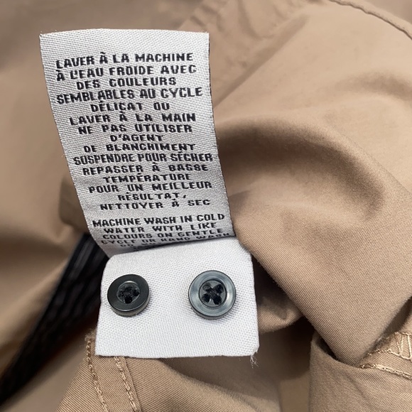 Le Chateau slim fit dress shirt. - Picture 5 of 5